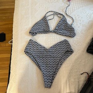 SKATIE Sarah Top / Melly bottom.Size LARGE “Beverly hills” black and white print